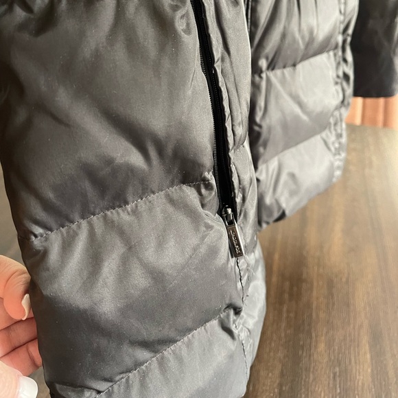 London Fog Black Puffer Coat Zip Front With Faux Fur Hood and Real Feather Down - Picture 4 of 12